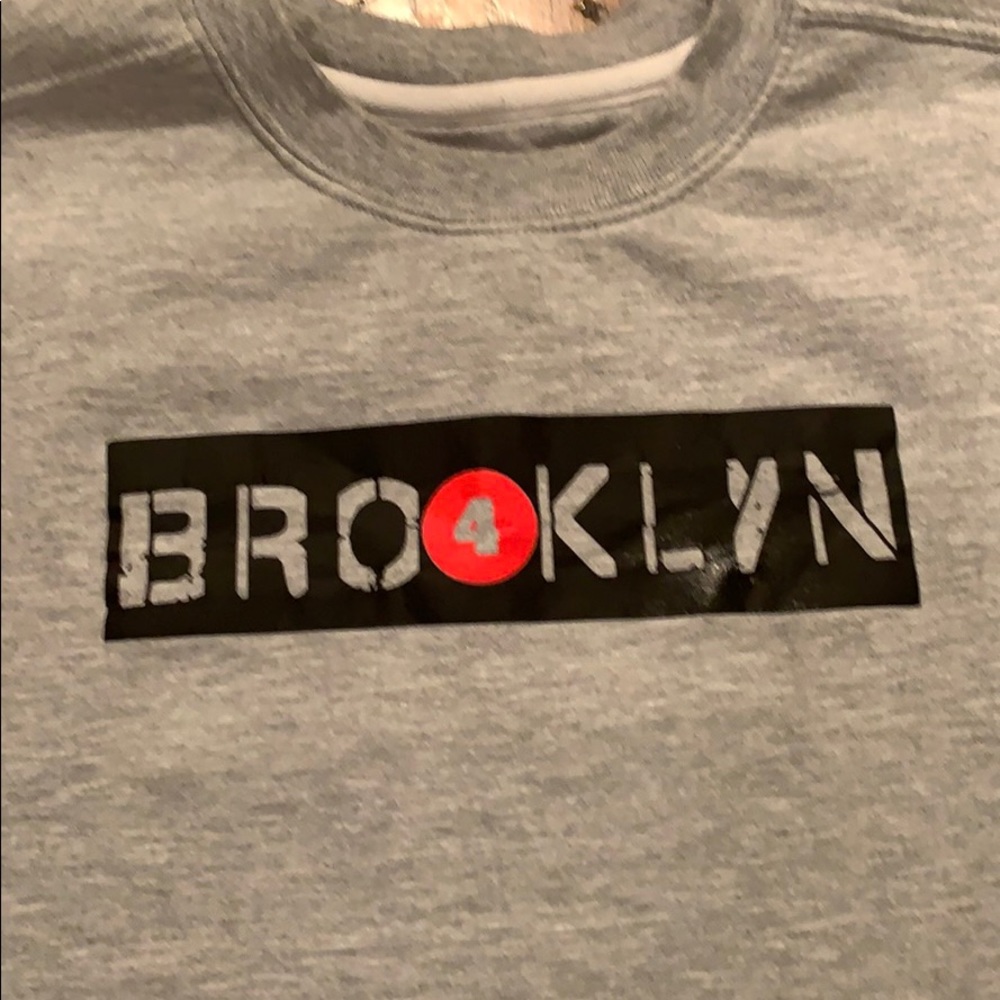 Sweatshirt - Picture 2 of 4